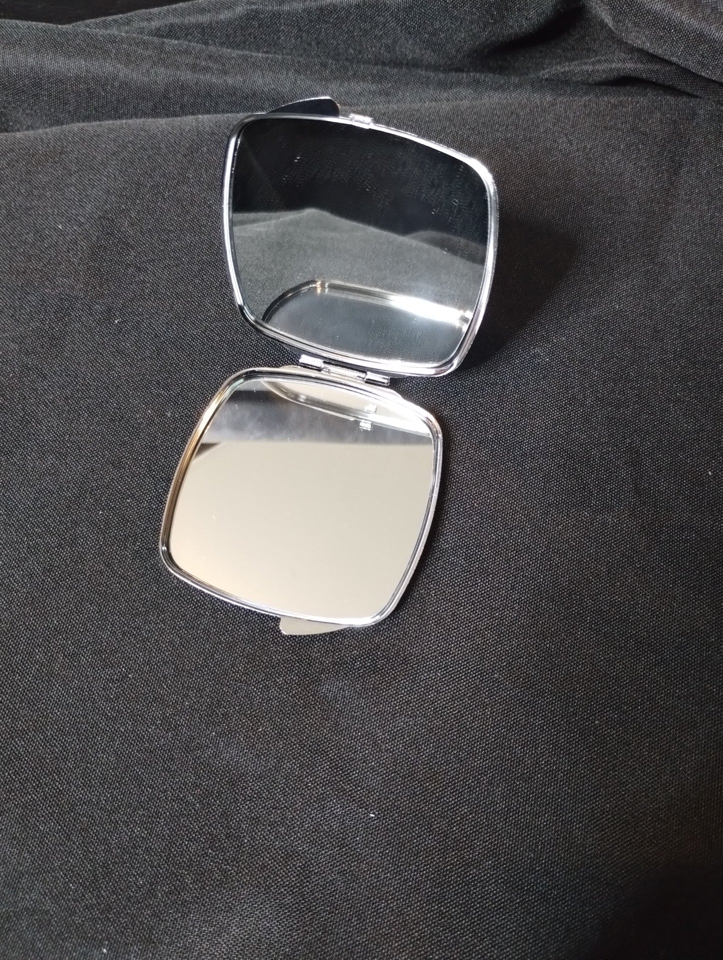 Photo cosmetic compact mirror